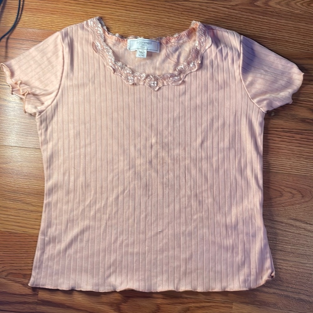 Pink girls blouse with flower rim